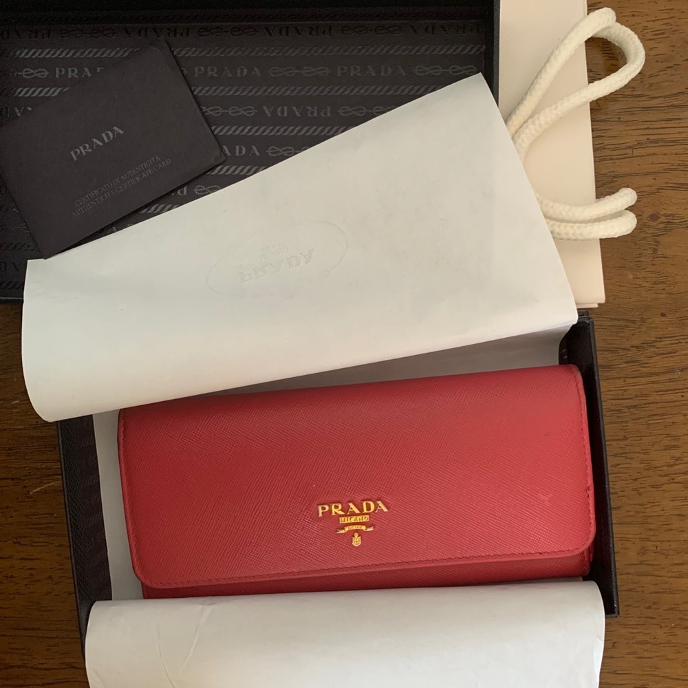 PRADA SAFFIANO wallet